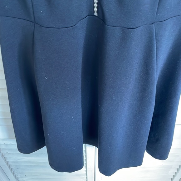 MICHAEL KORS Black Sleeveless Zipper Front Bodycon Dress, Size Medium - Picture 6 of 8